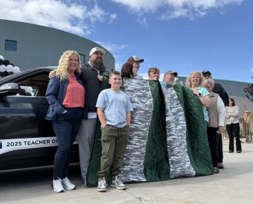 Cover Photo - Young Kia surprises outstanding Davis County teacher with a vehicle
